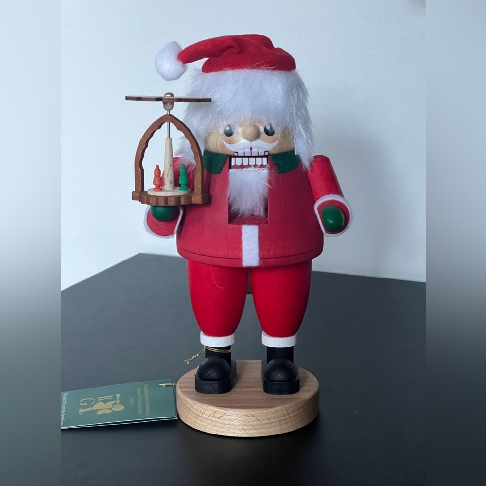 Erzgebirgische Volkskunst Santa Nutcracker 7.5”